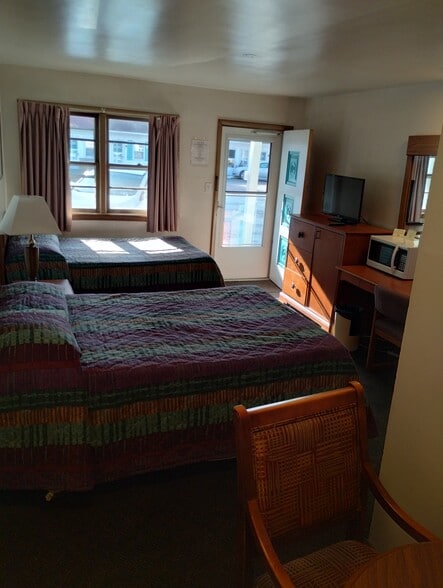 More Photos Of 3107 W Lake Rd, Erie Hotel For Sale