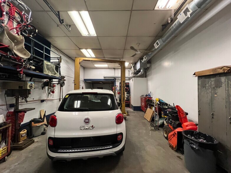 More Photos Of 638-642 Washington St, Quincy Auto Repair For Lease