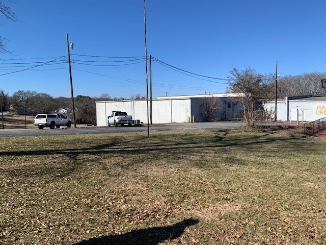 More Photos Of 203 Woodrow St, Pickens Industrial For Sale