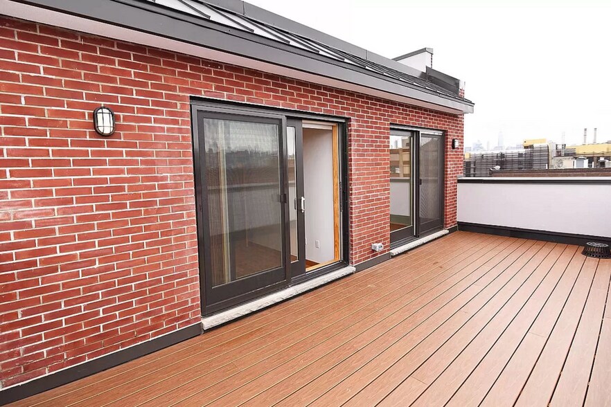 More Photos Of 94 Greenpoint Ave, Brooklyn Apartments For Sale