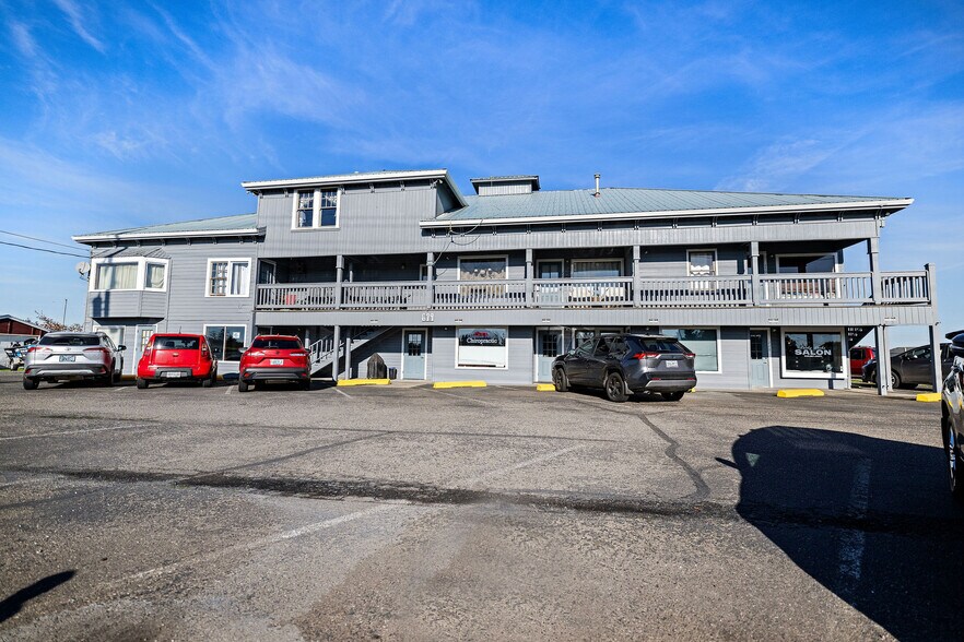 More Photos Of 679 E Harbor St, Warrenton Storefront Retail Residential For Lease