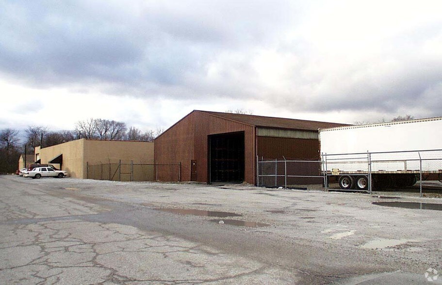 More Photos Of 2750 Barnes Ave, Indianapolis Warehouse For Lease