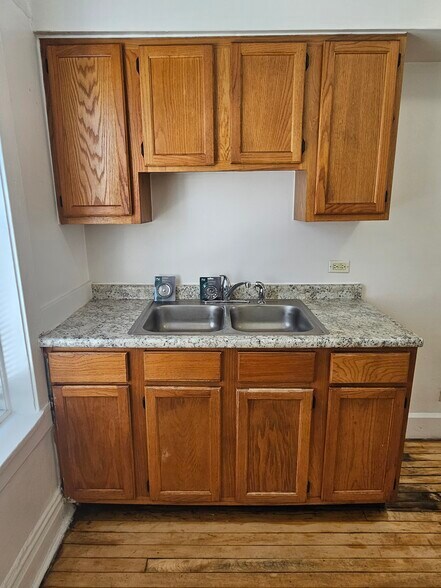 More Photos Of 1135-1141 N Lamon Ave, Chicago Apartments For Sale