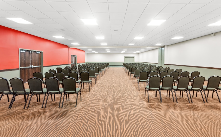 More Photos Of 265 33rd Ave, Columbus Hotel For Sale