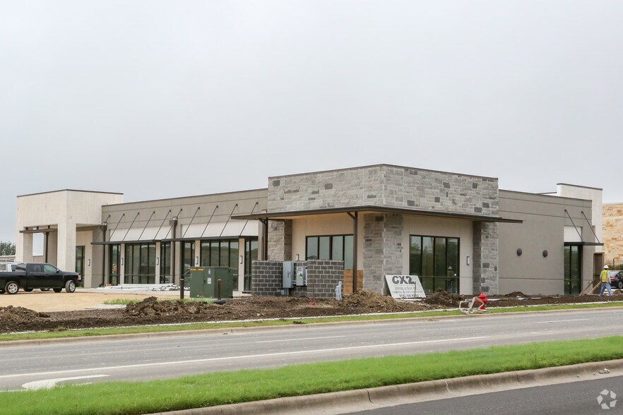 More Photos Of 830-856 Kohler's Crossing, Kyle Restaurant For Lease