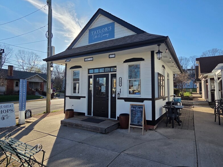 More Photos Of 195 S Main St, Waynesville Freestanding For Sale
