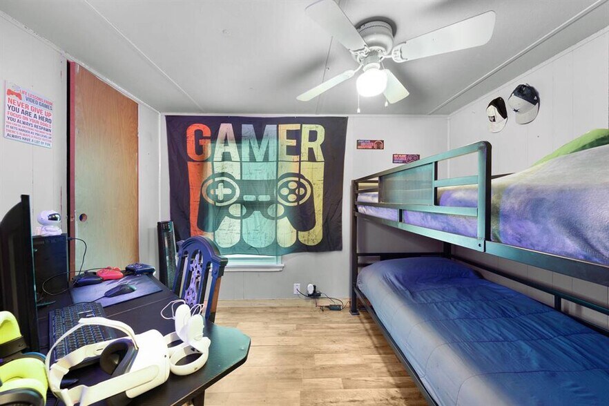 More Photos Of 4500 FM 515, Emory Light Manufacturing For Sale