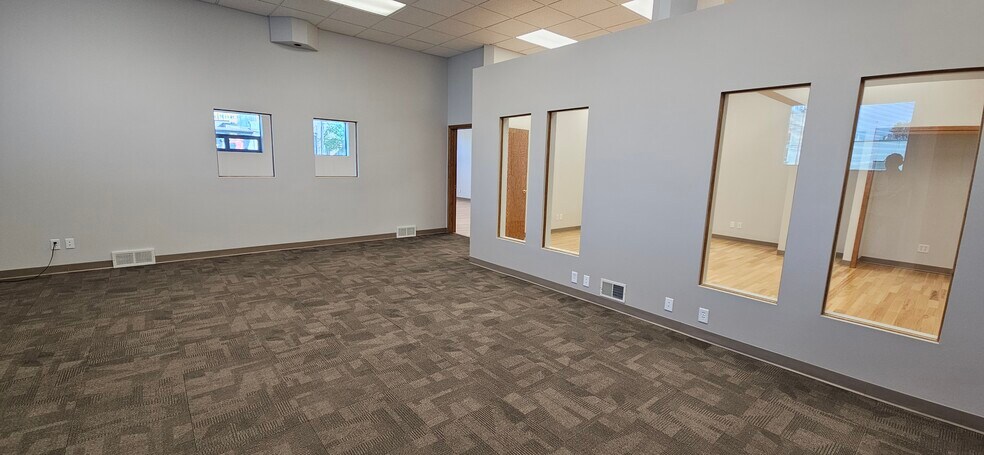 More Photos Of 705 S Barstow St, Eau Claire Storefront For Lease