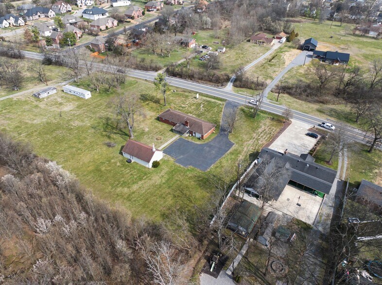 More Photos Of 611 New Shackle Island Rd, Hendersonville Flex For Sale