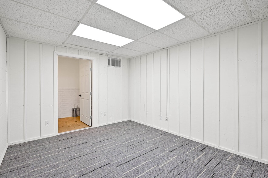 More Photos Of 504 Jose St, Santa Fe General Retail For Lease