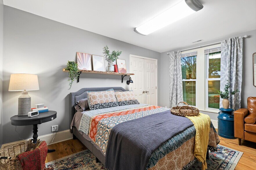 More Photos Of 100 S Railroad Ave, Damascus Apartments For Sale