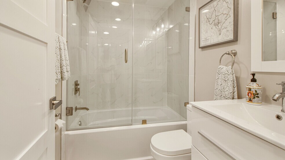 More Photos Of 1414-1416 Pennsylvania Ave SE, Washington Apartments For Sale