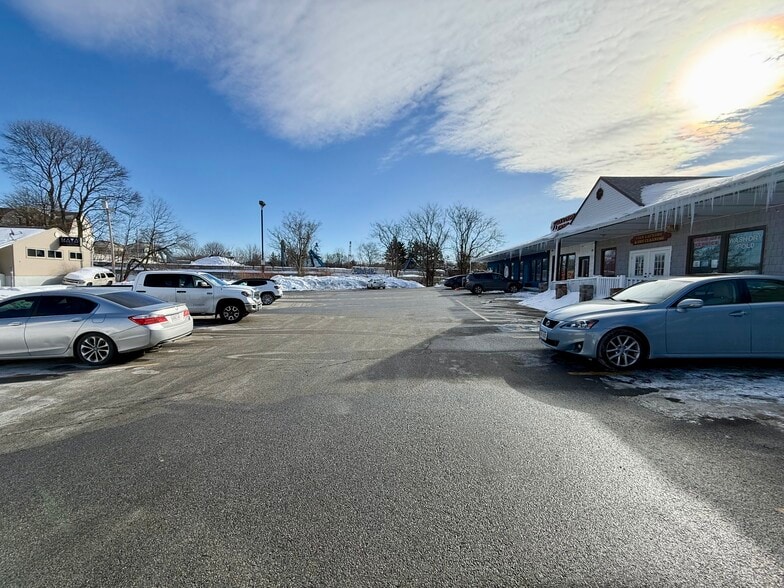 More Photos Of 118 Cambridge St, Worcester Unknown For Lease