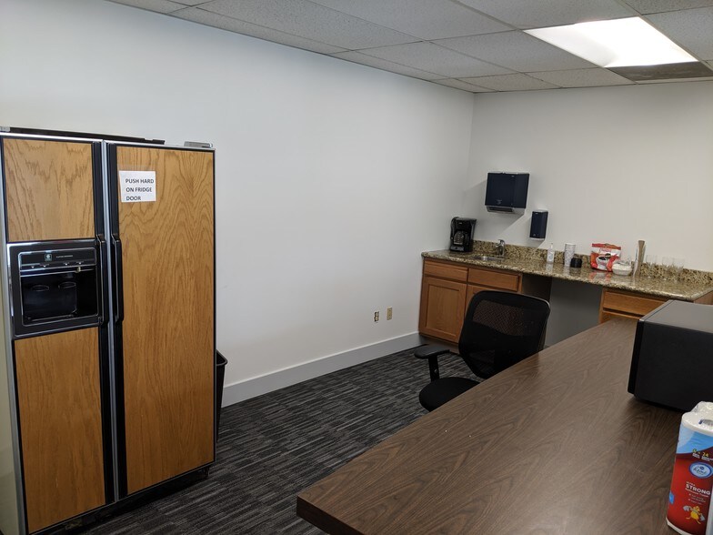 More Photos Of 6170 S 380 W, Salt Lake City Light Manufacturing For Lease