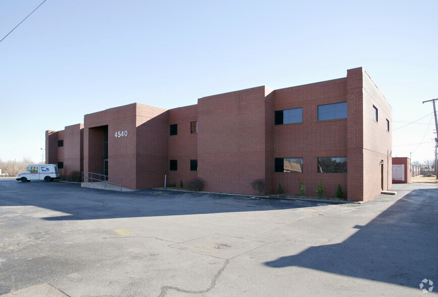 More Photos Of 4540 NW 10th St, Oklahoma City Office For Lease