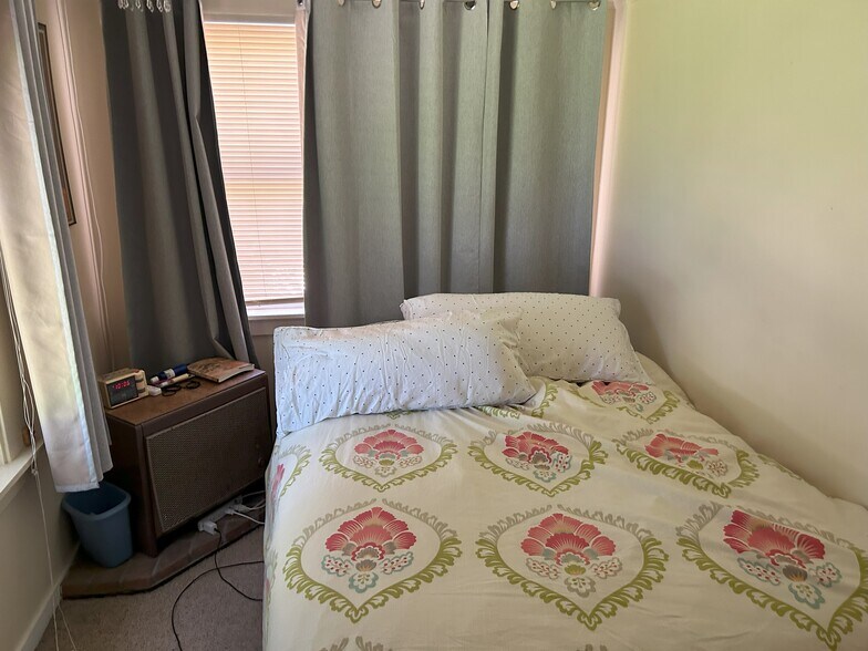 More Photos Of 1356 W Dana St, Mountain View Apartments For Sale