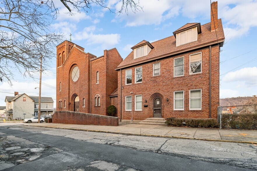More Photos Of 105 S 5th St, Duquesne Specialty For Sale