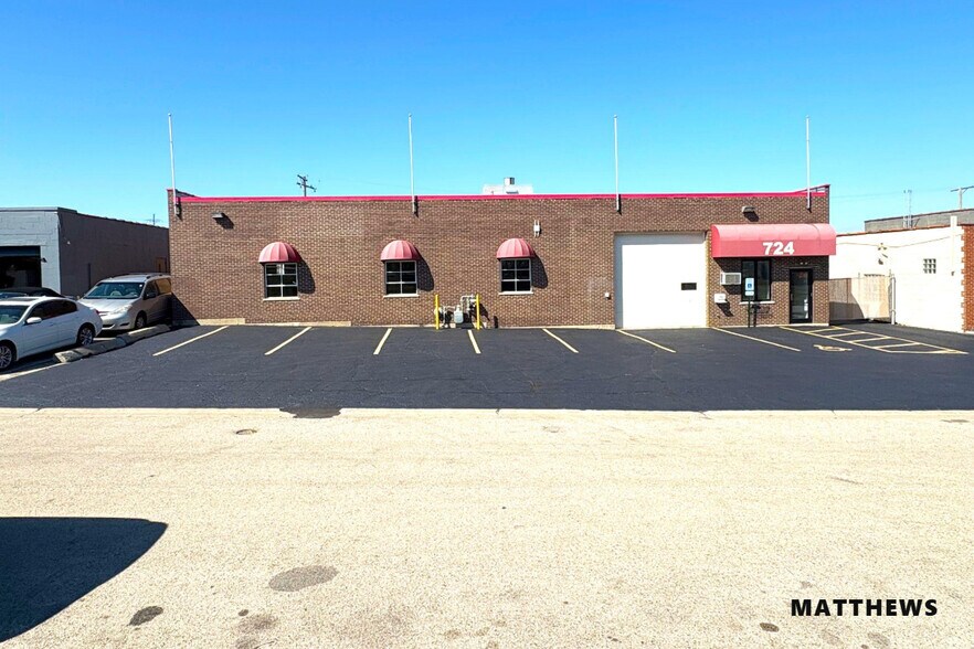Primary Photo Of 724 N Ardmore Ave, Villa Park Auto Repair For Lease