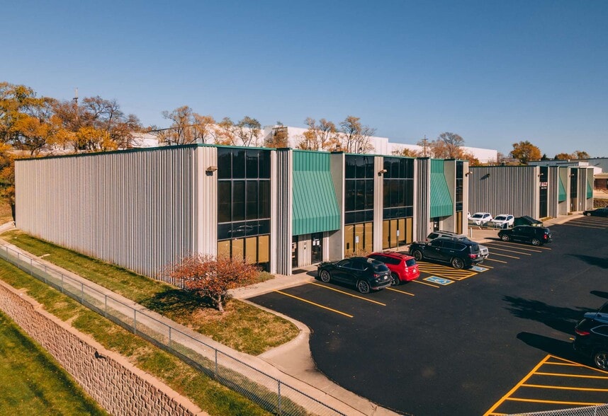 Primary Photo Of 5810-5852 F St, Omaha Warehouse For Lease