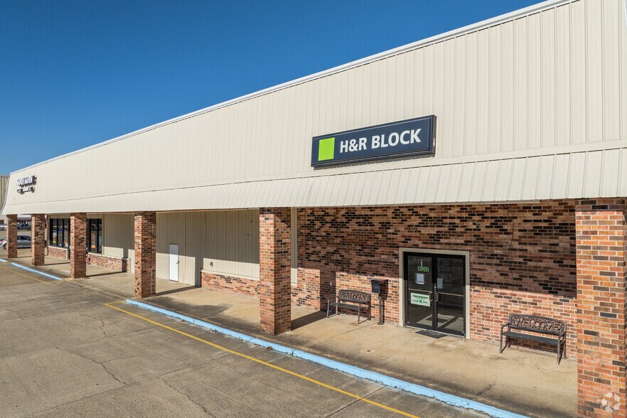 More Photos Of 1308 Main St, Crossett Unknown For Lease