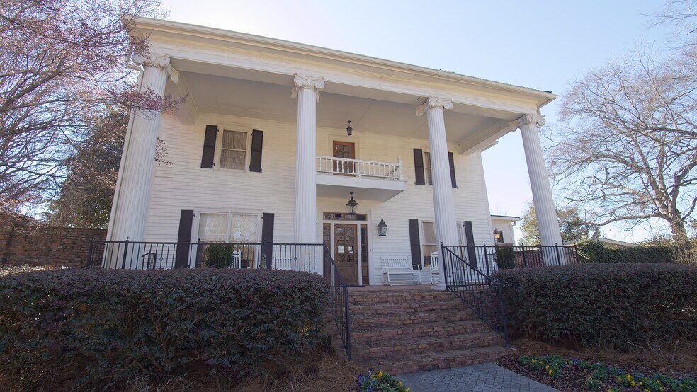 More Photos Of 1176 Atlanta Hwy, Auburn Specialty For Sale