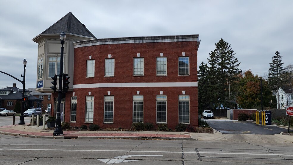 More Photos Of 1150 Washington St, Grafton Office For Lease