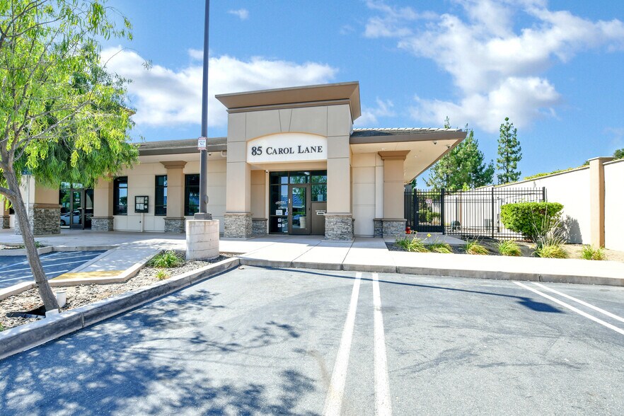 Primary Photo Of 85 Carol Ln, Oakley Medical For Lease