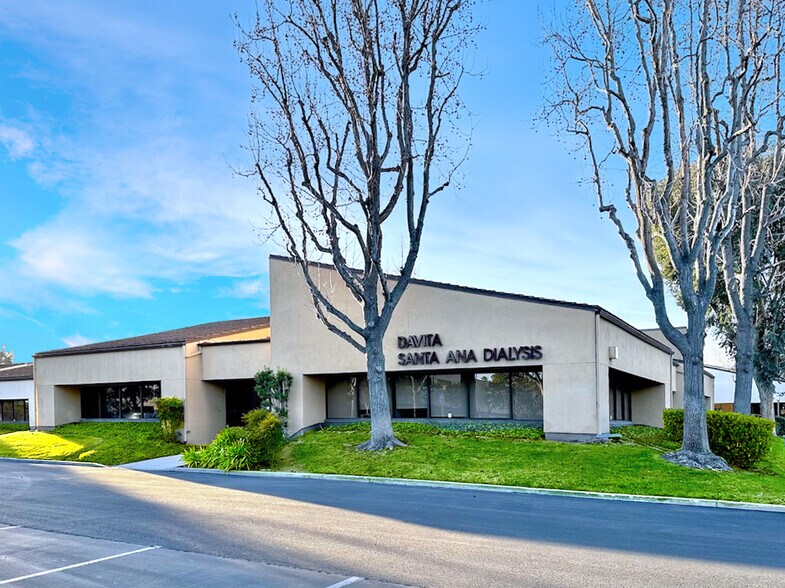 More Photos Of 1820 E Deere Ave, Santa Ana Office For Sale