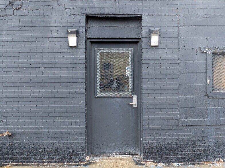 More Photos Of 226 E Milwaukee St, Detroit Unknown For Lease