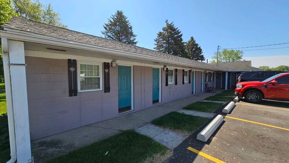 More Photos Of 9810 E Lansing Rd, Durand Hotel For Sale