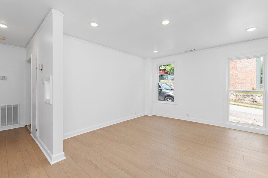 More Photos Of 306 Main St, Parkville Apartments For Sale