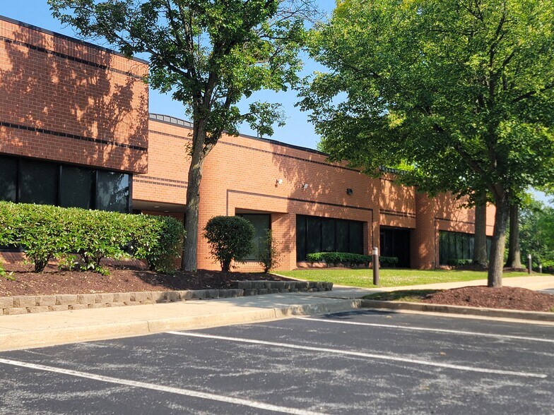 More Photos Of 45 W Watkins Mill Rd, Gaithersburg Research And Development For Lease