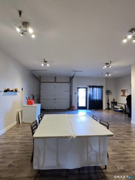 More Photos Of 400 Chapel Rd, South Windsor Light Manufacturing For Sale