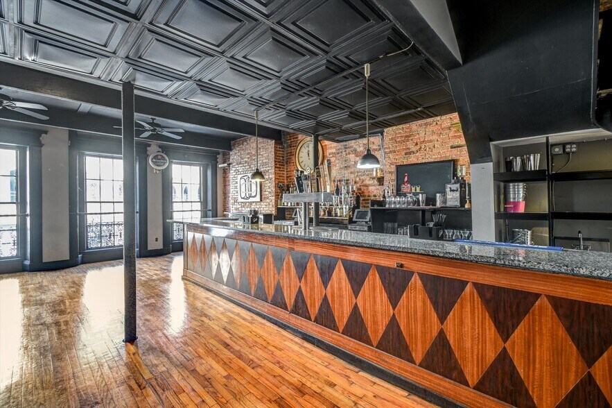 More Photos Of 15 E Centre St, Baltimore Bar For Sale