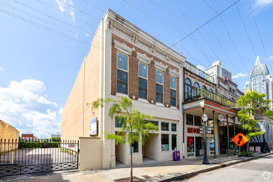 Primary Photo Of 210 Dauphin St, Mobile Storefront Retail Office For Lease