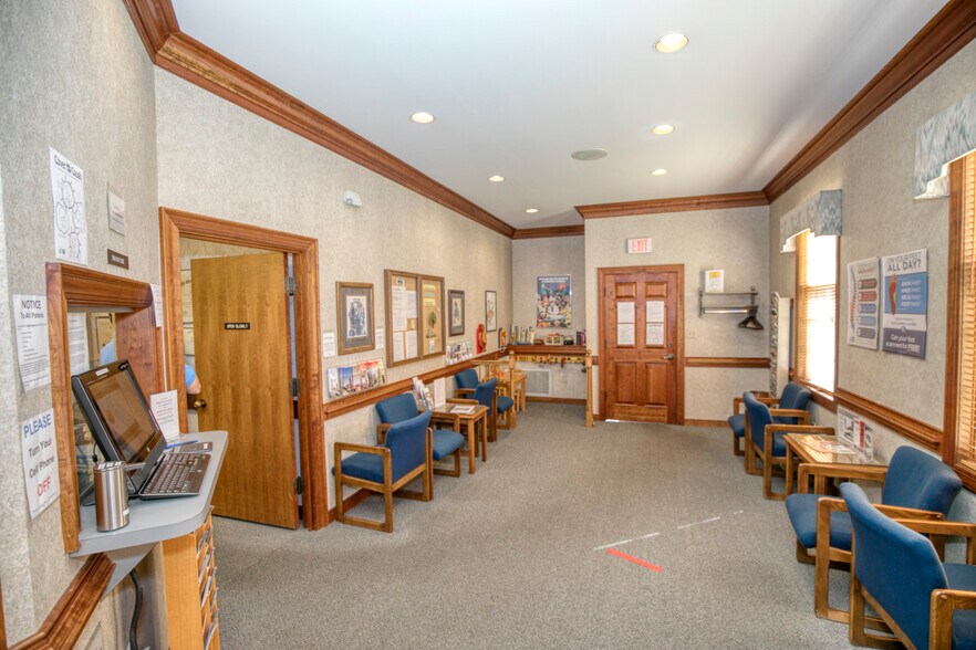 More Photos Of 1318 Jamestown Rd, Williamsburg Office For Sale