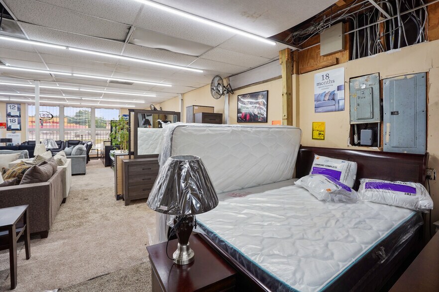 More Photos Of 10722 E I-10 Fwy, Houston Freestanding For Sale