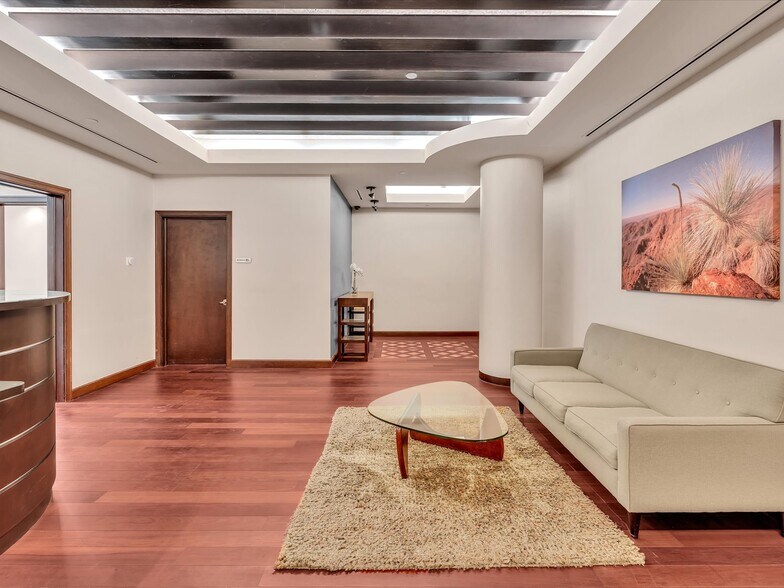 More Photos Of 20900 NE 30th Ave, Aventura Office Residential For Lease