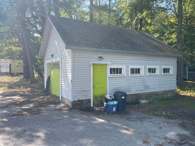 More Photos Of 309 Shaker Rd, Gray Specialty For Sale