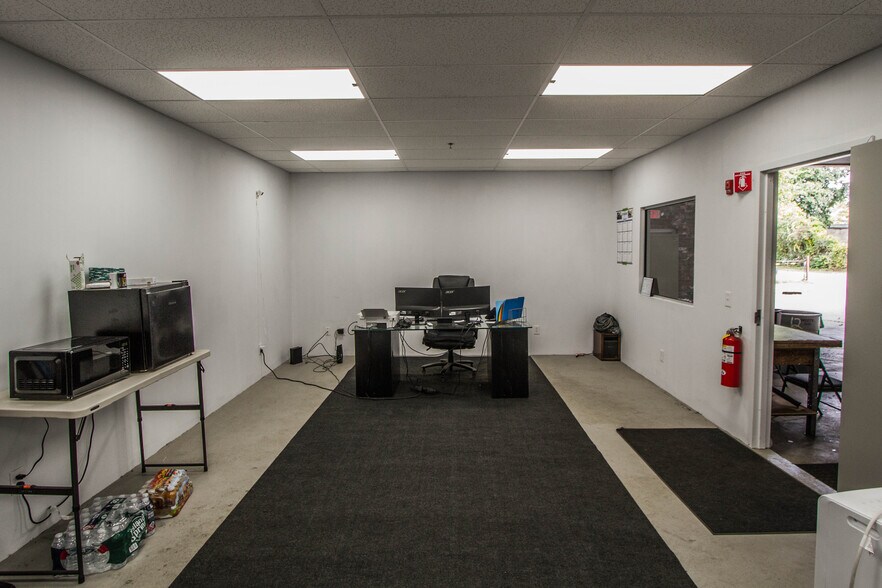 More Photos Of 21 Ellsworth St, Worcester Warehouse For Sale