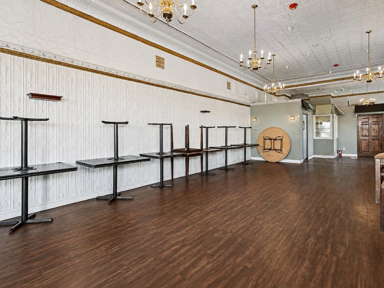 More Photos Of 228 Merrick Rd, Rockville Centre Storefront Retail Residential For Lease