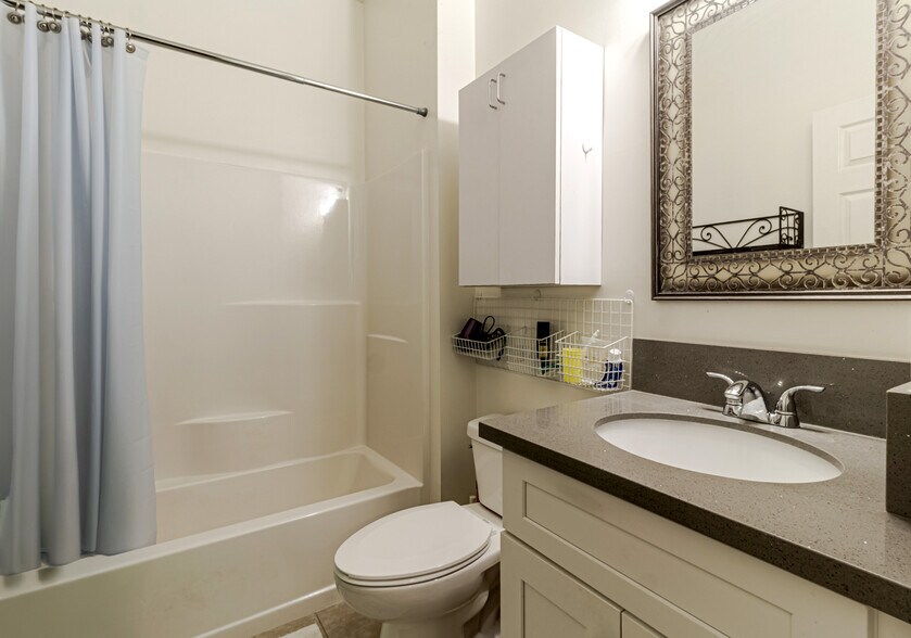 More Photos Of 1409 S New Hampshire Ave, Los Angeles Multifamily For Sale