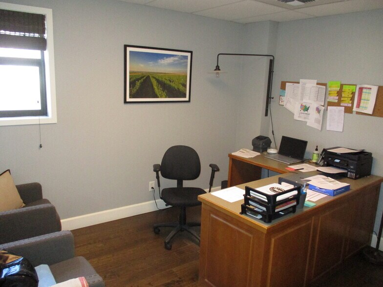 More Photos Of 635 N 13th Ave, Walla Walla Winery Vineyard For Sale