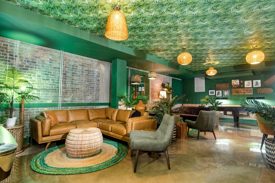 More Photos Of 5050 N Broadway St, Chicago Apartments For Lease