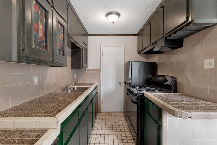 More Photos Of 3501 N Macgregor Way, Houston Apartments For Sale