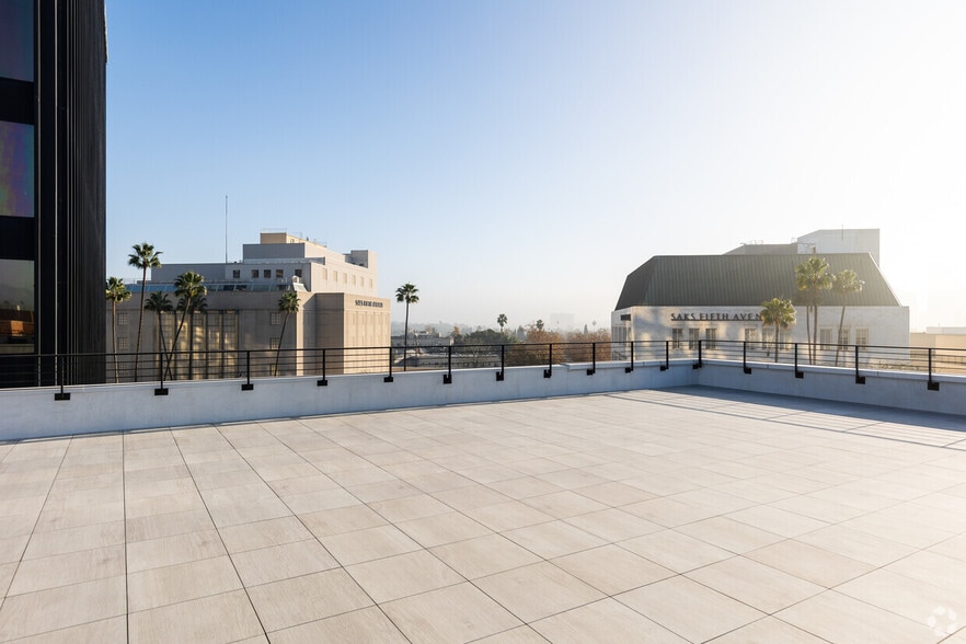 More Photos Of 9632-9648 Brighton Way, Beverly Hills Restaurant For Lease