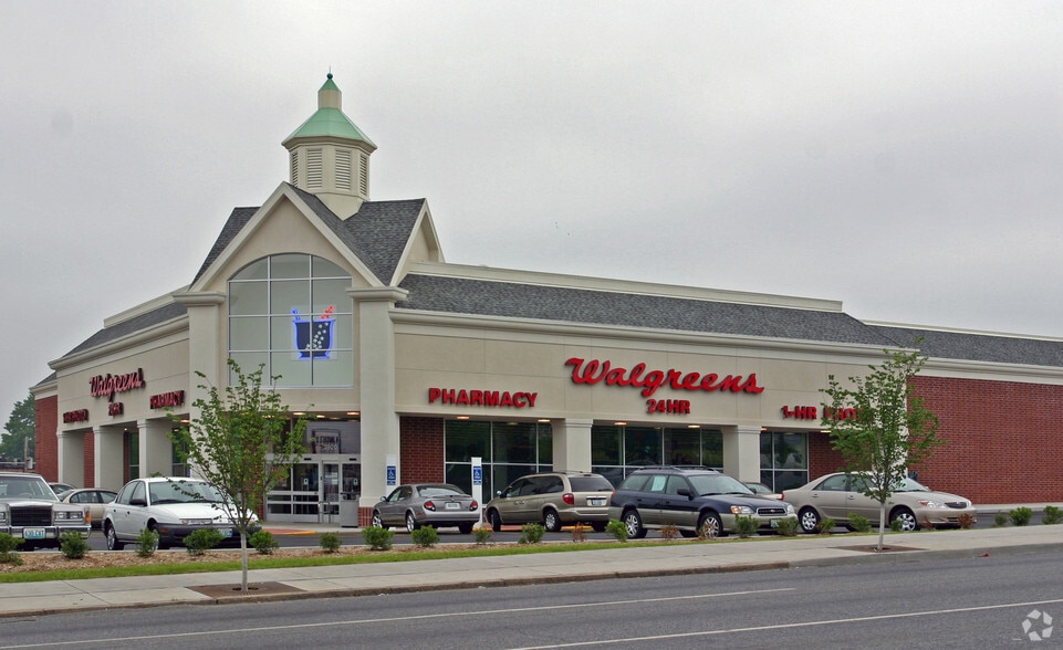 More Photos Of 16 Hampton Village Plz, Saint Louis Unknown For Lease