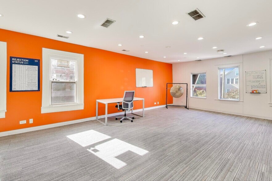 More Photos Of 2435 N Ashland Ave, Chicago Office Residential For Sale