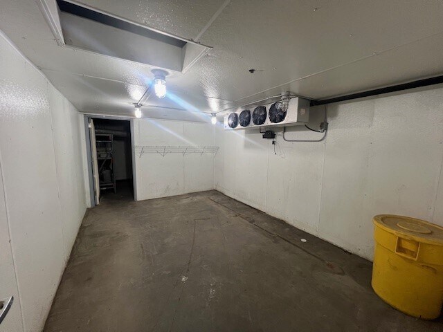 More Photos Of 4110 N Hainje Ave, Sioux Falls Refrigeration Cold Storage For Lease