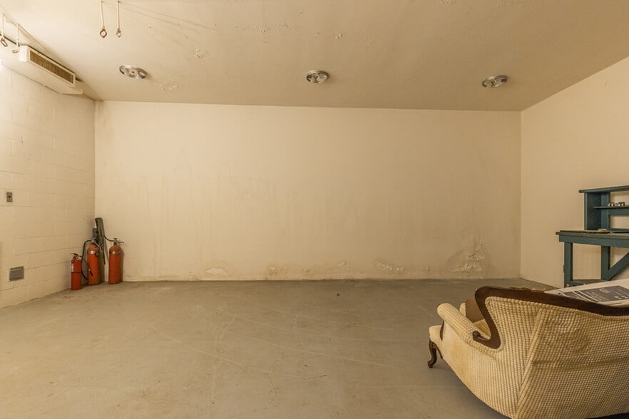 More Photos Of 8871 Griffith Rd, Nashville Warehouse For Sale